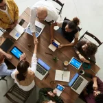 pessoas-reuniao-comunicacao-equipe-